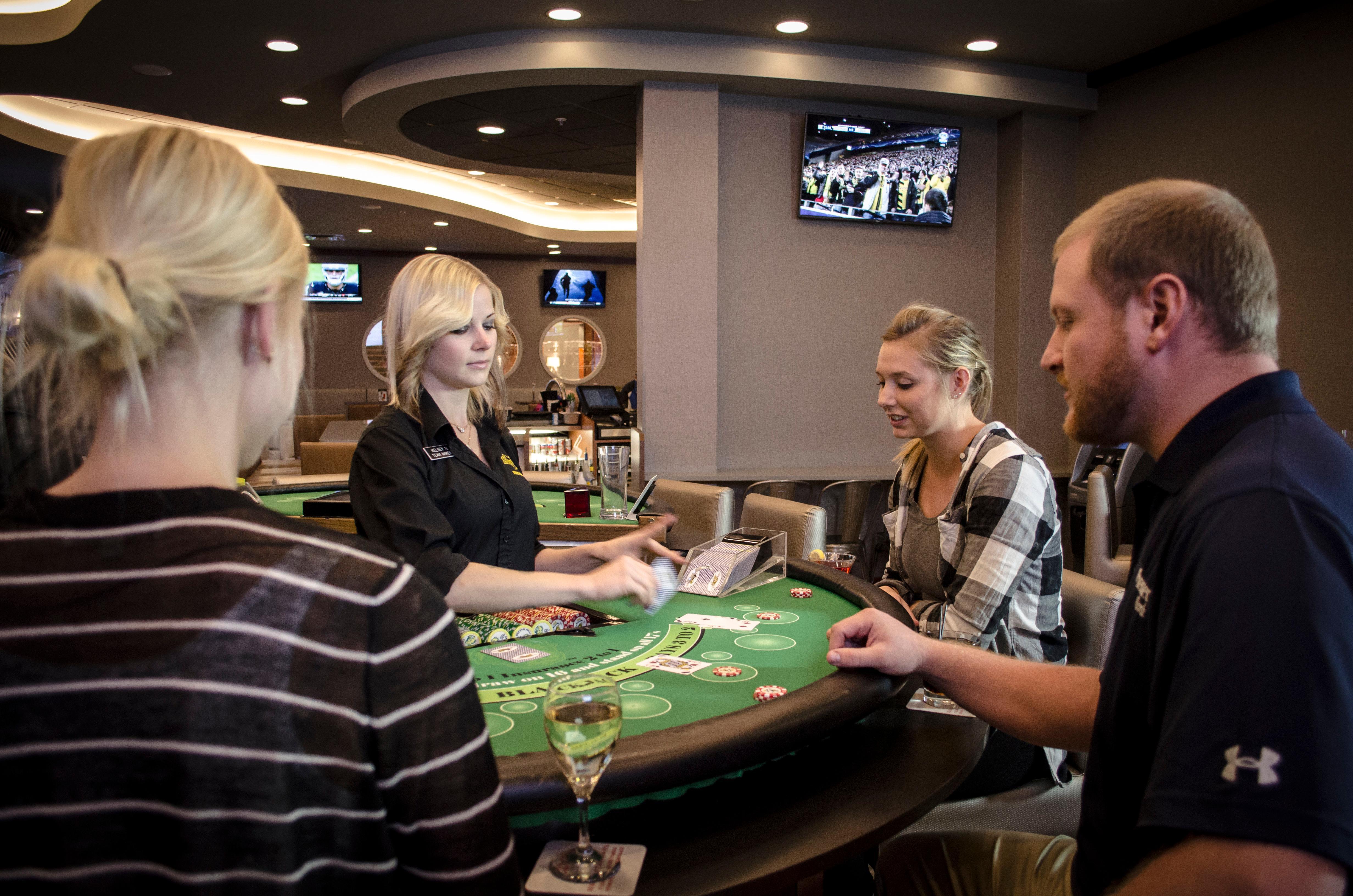 Holiday Inn Fargo By Ihg Exterior foto