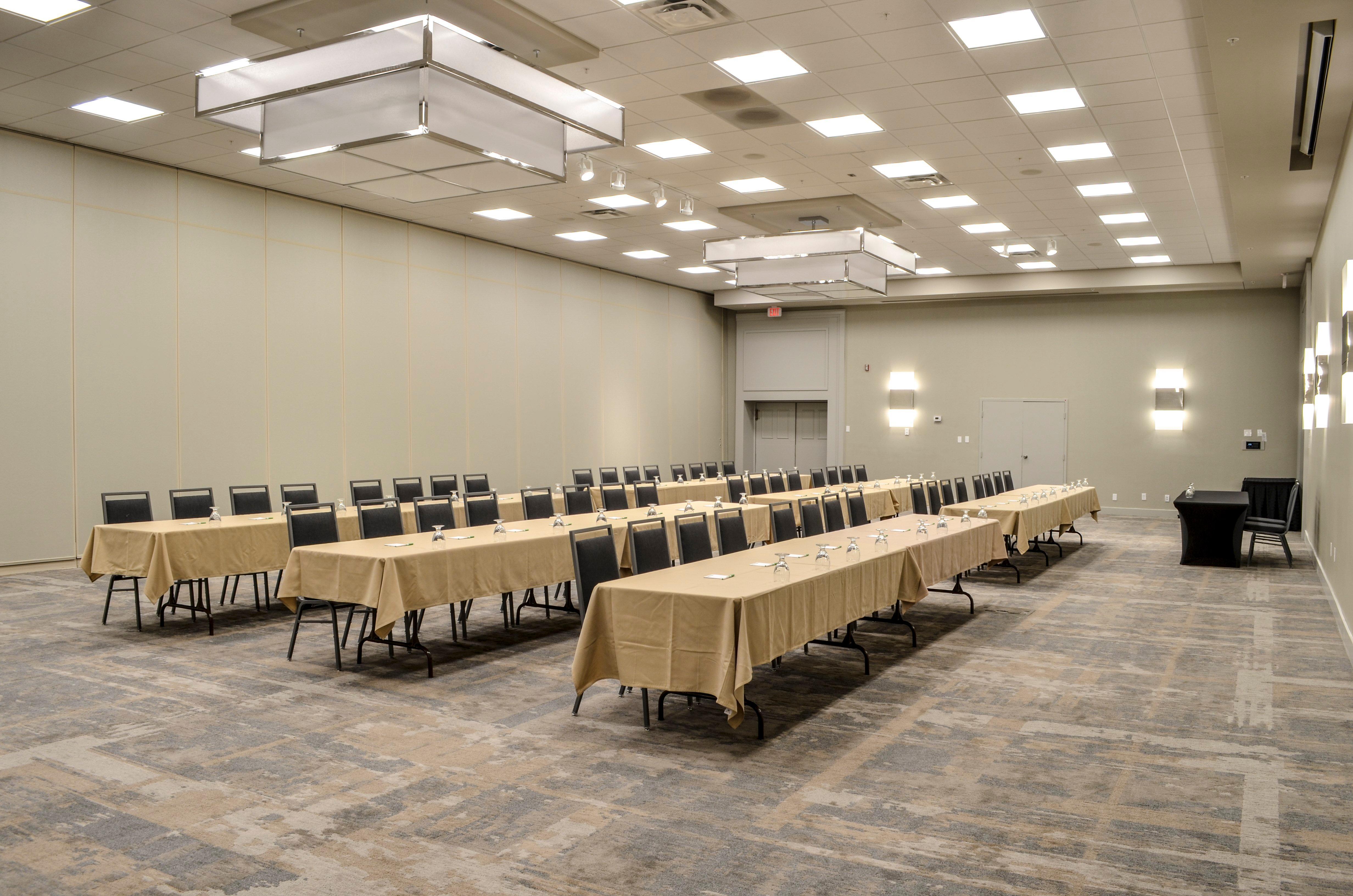 Holiday Inn Fargo By Ihg Exterior foto